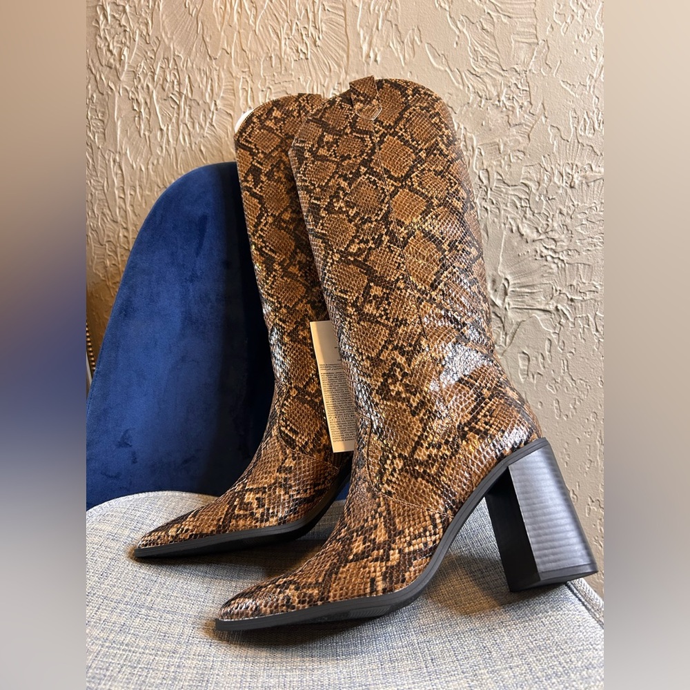🆕 Snakeskin Pattern Heeled Boots